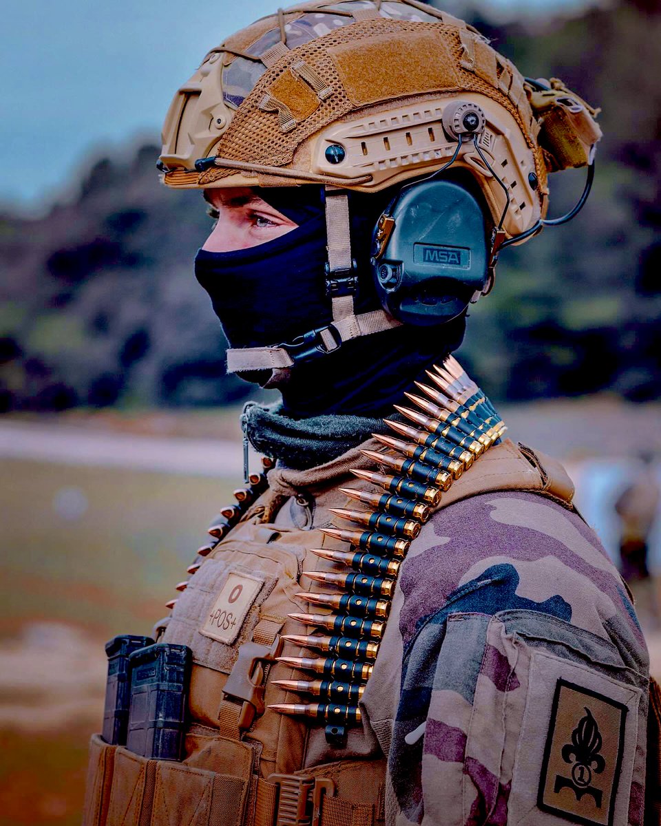 ChefdecorpsGRLE's tweet image. Sans un déclic, vous ne commencerez rien. 
Mais surtout, sans la régularité de l’entraînement, 
vous ne gagnerez jamais.

La FOS du #1REG le sait bien : chaque jour compte, chaque effort nous rapproche de l’excellence 🚀🔥

#Legion #BouleDeFeu