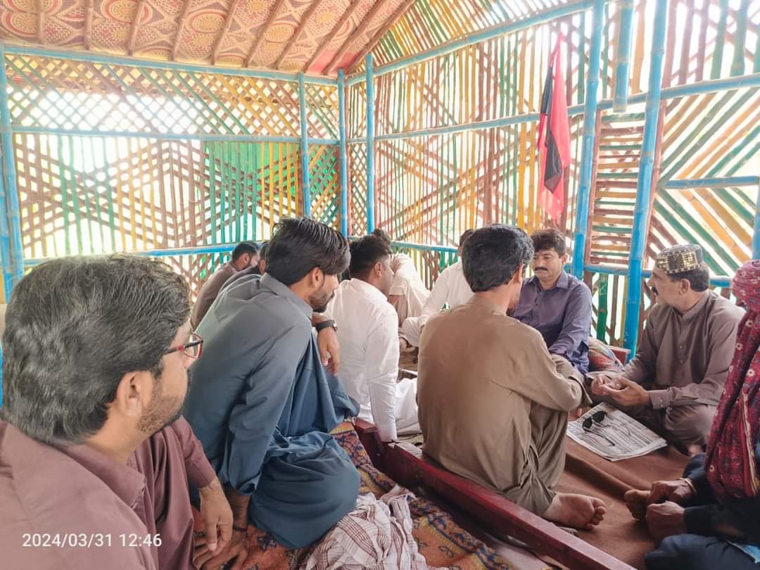 SST_Sindhi's tweet photo. *سنڌي شاگرد تحريڪ جي مرڪزي اڳواڻن اعتزاز گائينچو ۽ حميد انقلابي ضلعي قمبرشھدادڪوٽ جو دورو ڪيو .
*سنڌي شاگرد تحريڪ پاران ضلعي قمبر شھدادڪوٽ جي تعلقن جا دورا ڪيا ويندا.*
*20 اپريل تي سنڌي شاگرد تحريڪ جي سالگرھ ملھائڻ سان گڏ سنڌي شاگرد تحريڪ ضلعي قمبر شھدادڪوٽ جو ڪنوينشن ڪيو ويندو* https://t.co/4vdCqnqTuN