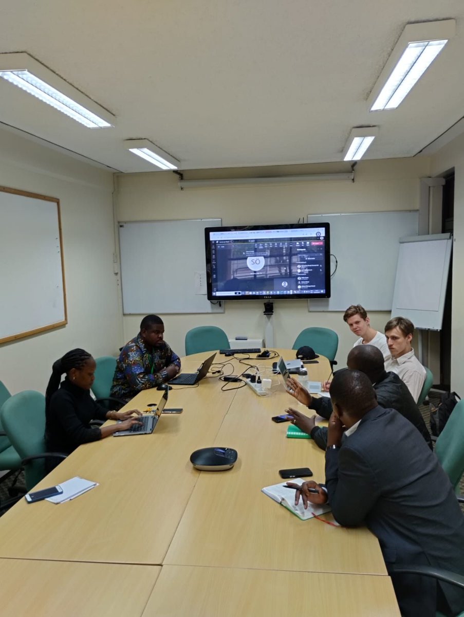 SEI Africa Research Fellow @DanubeWandji led a meeting with @KTHuniversity engineering students. The discussion centred around possible areas of collaboration in the air quality monitoring work.