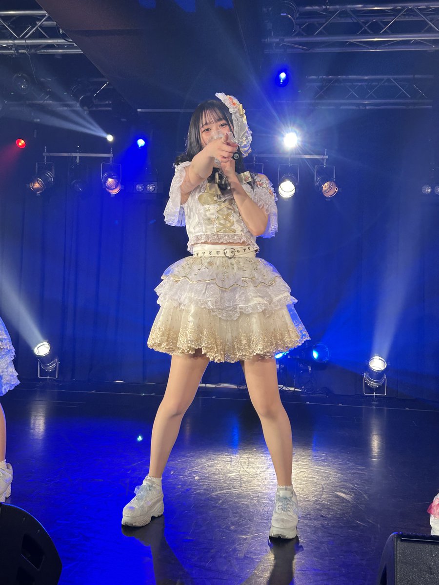 yasu15t's tweet photo. 体調悪くて、遅くなってしまいましたが
如月あずさ卒業公演ご協力お手伝いして下さった皆様本当にありがとうございました！
はじめてのオタクで何もわからない状態から皆様にいろいろ教えていただき
まさか最後にアンコール口上するとは思いもしていませんでした
何も考えて↓ https://t.co/Wn06PWWoXy