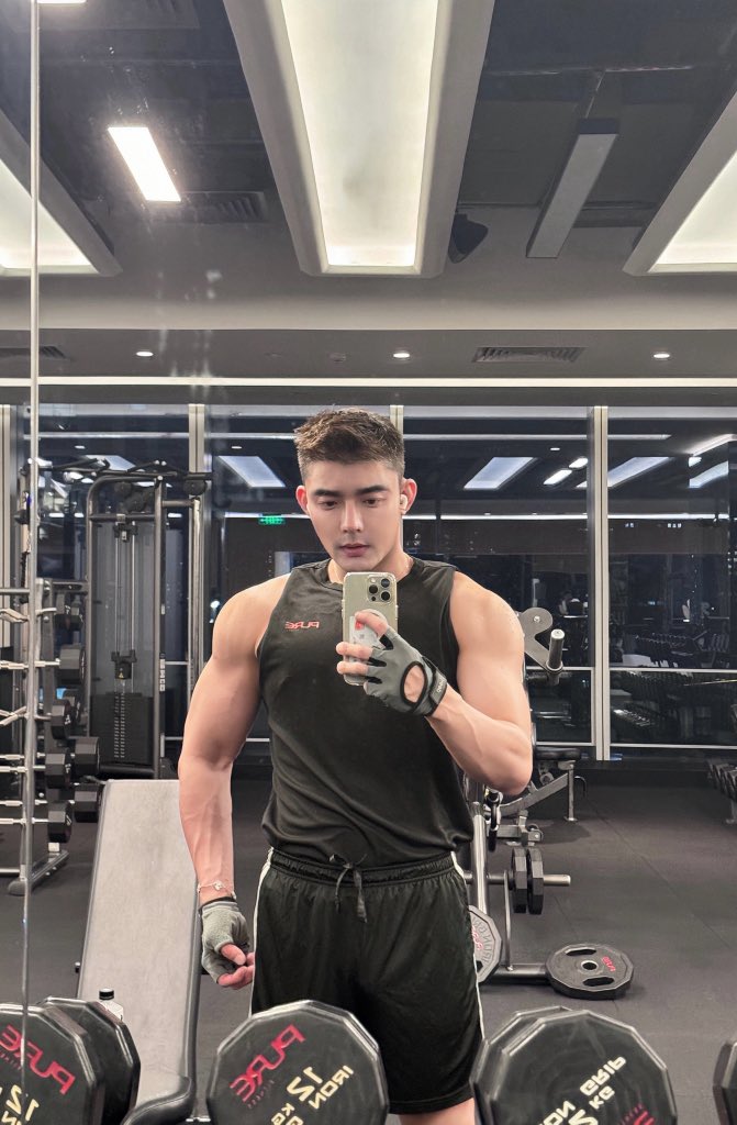 I’m bad at love

💕