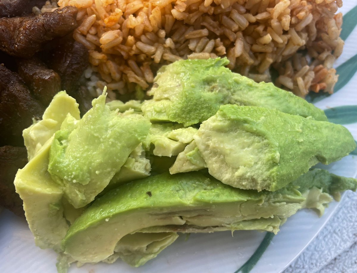 Plantspired Korean BBQ Flavored Vegan Steak, Rice, & Avocado!!!
.
. 
.
.
.
.
#vegan #veganfood #veganism #plantbased #veganbowl #veganmeat #vegansteak #avocado #avocadolover #veganfoodporn #plantspired #pdxvegans #portlandvegans