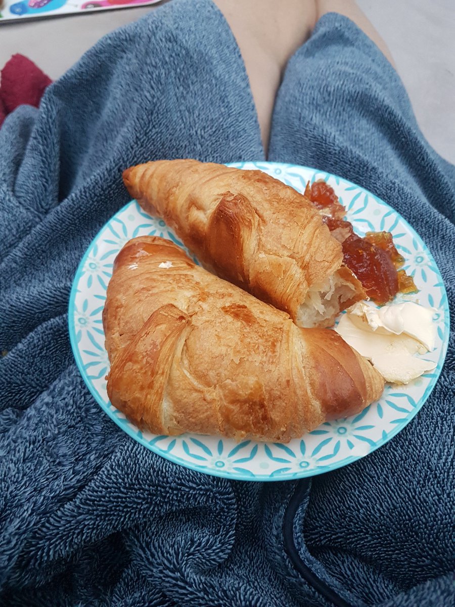 MotoNutJob's tweet photo. Good morning

Slighty stale croissants which where rescued from the caravan yesterday for breakfast https://t.co/QjemzK380P