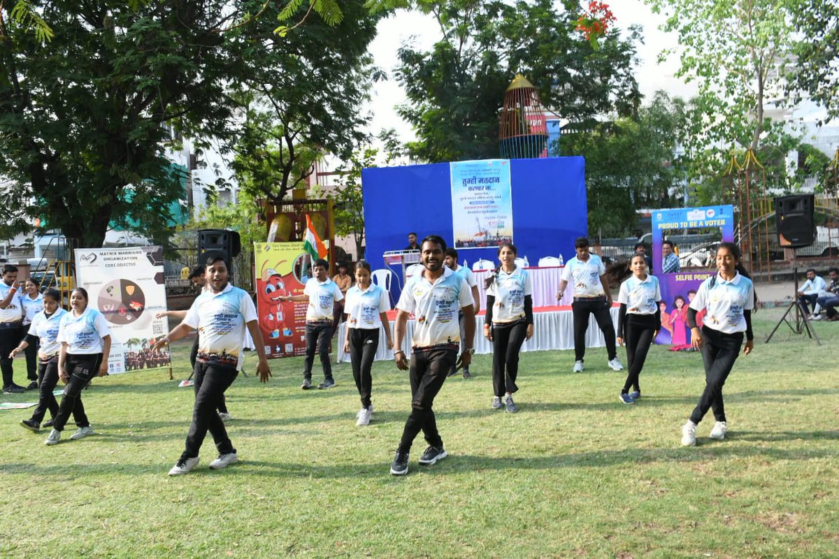 ngpnmc's tweet photo. याप्रसंगी सहाय्यक आयुक्त श्री गणेश राठोड क्रीडा अधिकारी डॉ. पियुष आंबुलकर यांच्यासह मनपा अधिकारी कर्मचारी व मनपा शाळेचे विद्यार्थी प्रामुख्याने उपस्थित होते.
#nagpurvotekarega #missiondistinction https://t.co/LOfJPia5Ji