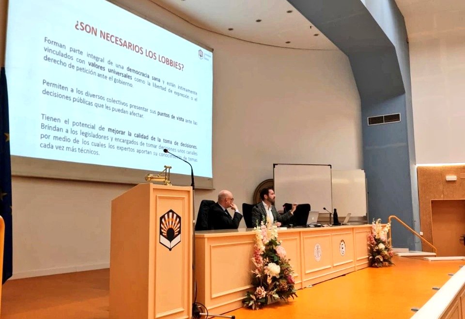 Un placer haber podido participar en la semana cultural de la @Univcordoba explicando qué son los lobbies, el trabajo que desempeñamos en @acento_ap y las salidas profesionales que ofrece.