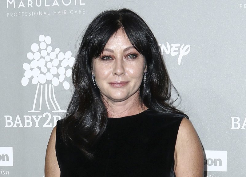 Actress Shannen Doherty said she's selling her belongings and using the money to 'build memories' after being diagnosed with stage 4 cancer. trib.al/bZaHdKp