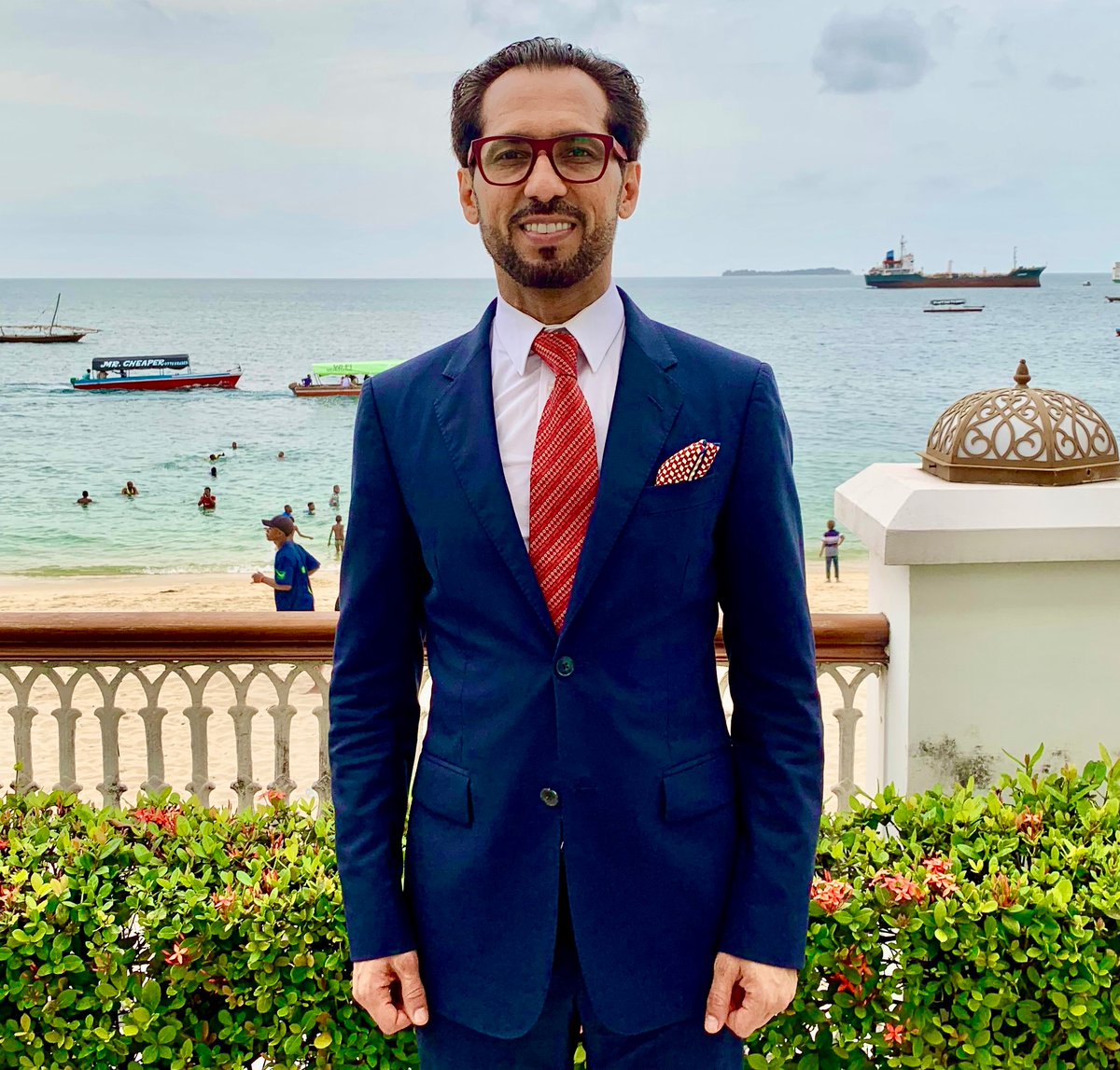 moodewji's tweet image. Every morning brings new opportunities.

I start my day at 6am, what time do you wake up? #MoBusiness #SeizeTheDay #ReadyForSuccess