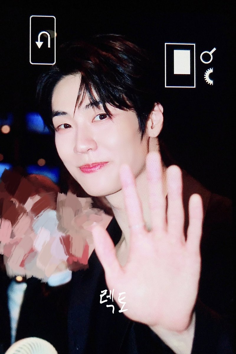 Recto1031's tweet photo. 240403 프리뷰

내가 오빠 업고 튀어주마 

#엔플라잉 #Nflying #이승협 #LeeSeungHyub #JDON #preview https://t.co/plMJRfDeyQ