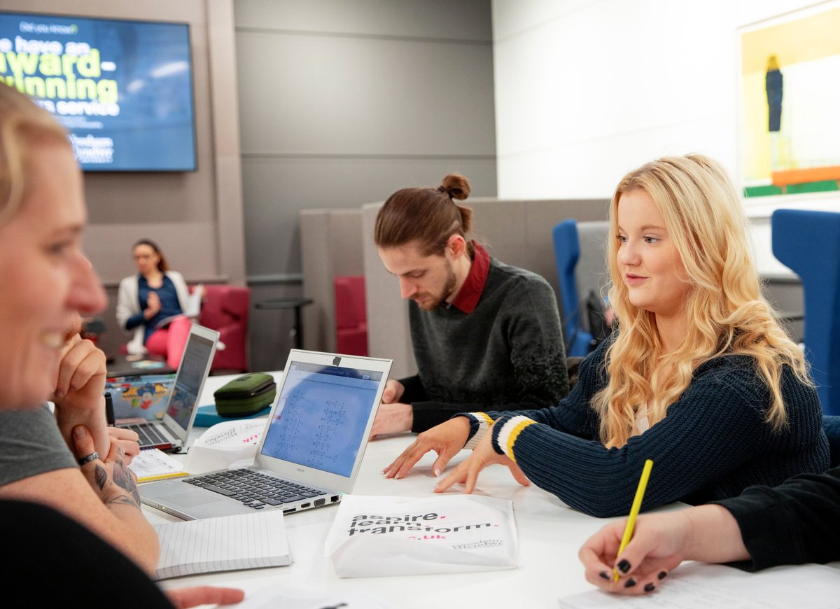 Discover all that Wrexham University has to offer postgraduates at our next Open Evening on April 10. 📚 Discover more about our courses 🏆 See why our students have nominated us for four WhatUni Awards. Book your place ➡️ orlo.uk/AgkTy