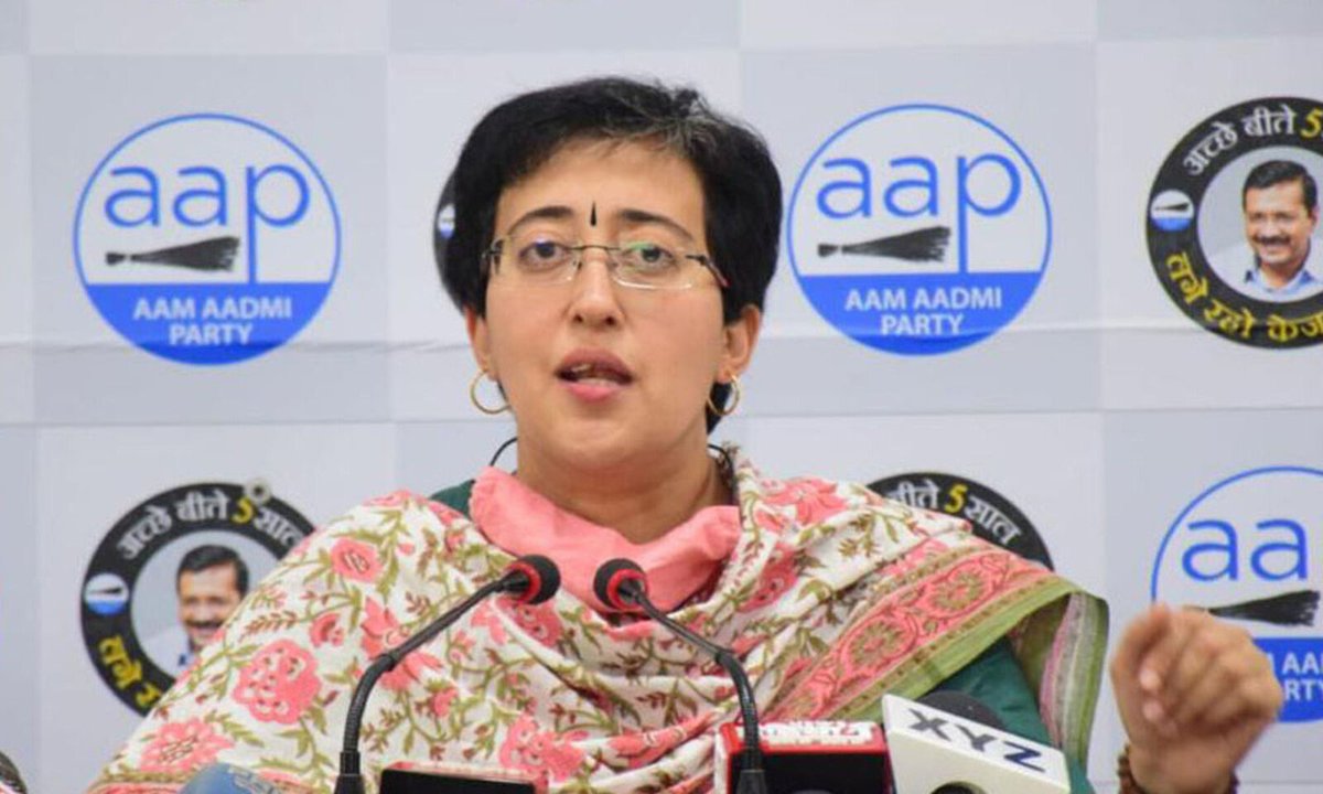 NewsAlgebraIND's tweet photo. 🚨 ATISHI MARLENA : "Arvind Kejriwal has lost 4.5 kg of weight since his arrest"

TIHAR JAIL 🔥 : "No, Kejriwal's vitals are normal"

ATISHI : "God will not forgive if something happens to Arvind Kejriwal"

Give your comments.

"He is a severe diabetic. Despite health problems, he used to work 24 hours a day to serve the country" - Atishi Marlena claims