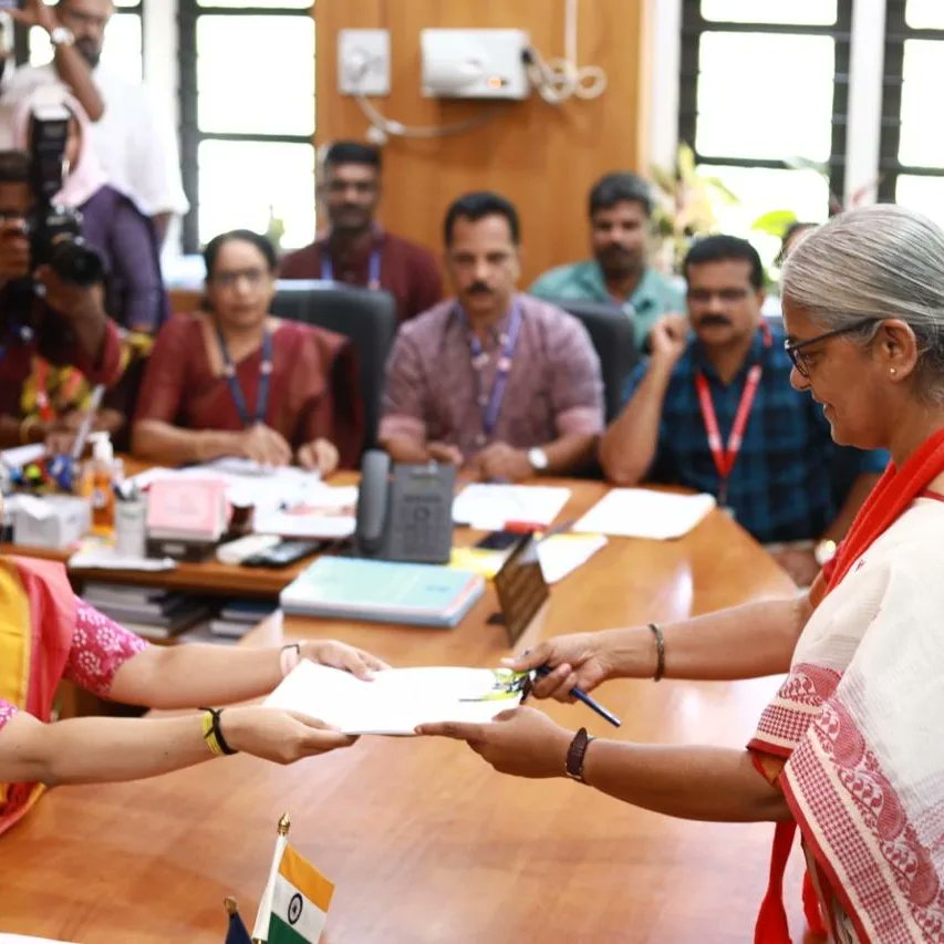 വയനാട് ലോക്സഭാ മണ്ഡലം എൽഡിഎഫ് സ്ഥാനാർത്ഥിയായി നാമനിർദേശ പത്രിക സമർപ്പിച്ചു #LokSabha2024 #Annieraja #Wayanad