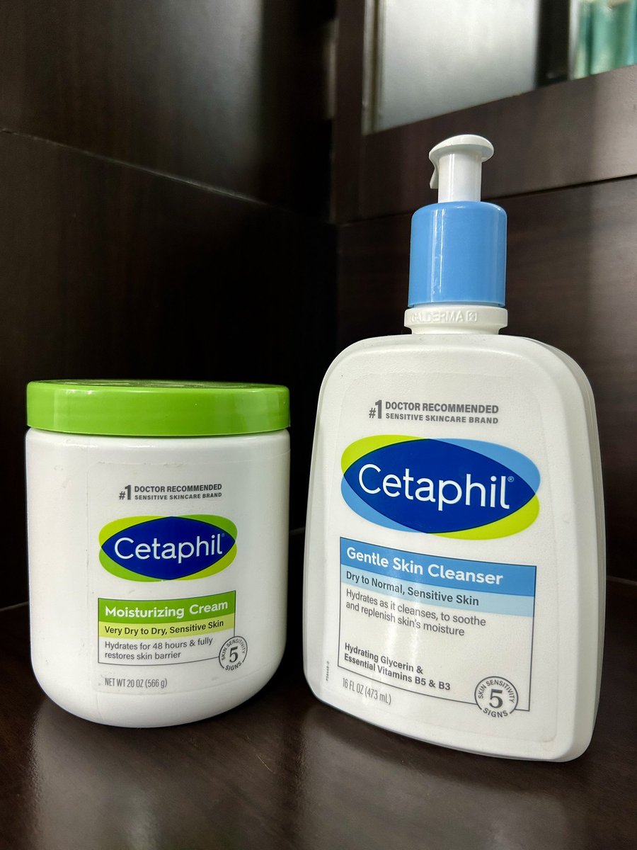 AakanshaPriya_'s tweet photo. The duo that creates skincare magic?! 🪄 https://t.co/Lrf4EEFrWT