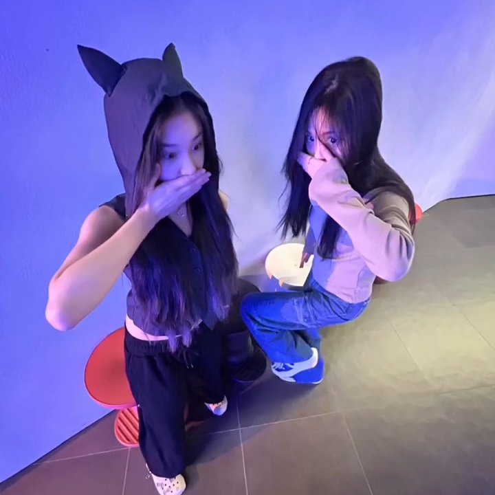 BABYMONSTERINTL's tweet photo. 📮 ~ 240403 
#AHYEON post on WEVERSE. 

" new update : Rita is my cinnamonroll.
OFFICIAL ANNOUNCEMENT something lol 😉 " 
 
#BABYMONSTER #베이비몬스터 @YGBABYMONSTER_ https://t.co/xijCV0iMcx