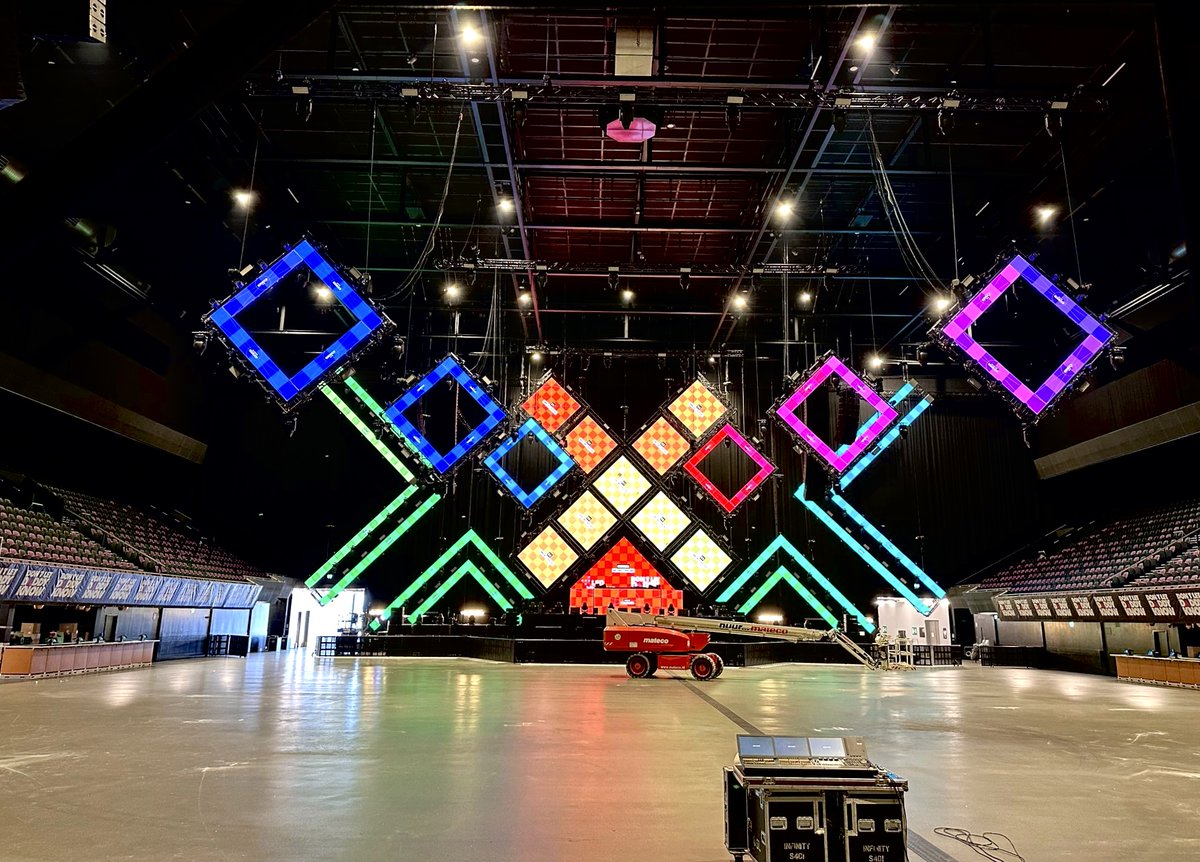 Colorlight collaborated with #LEDVisions to utilize the X20 processor for the 300sqm indoor music festival “Don’t Let Daddy Know”, making it more than just the average. We ensured reliable and ultra-long distance transmission to reduce wiring with features like flexible controls.