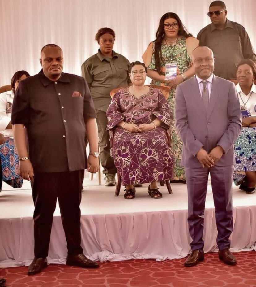 pepele_news's tweet photo. ⚡️ #ArrêtSurImage | Election gouverneur et vice gouverneur #Kinshasa: Les candidats portés par l’UDPS, ont été reçu par la Mère du Président de la République, Marthe #Kasalu. #RDC @pepele_news https://t.co/1UlUGanoX2