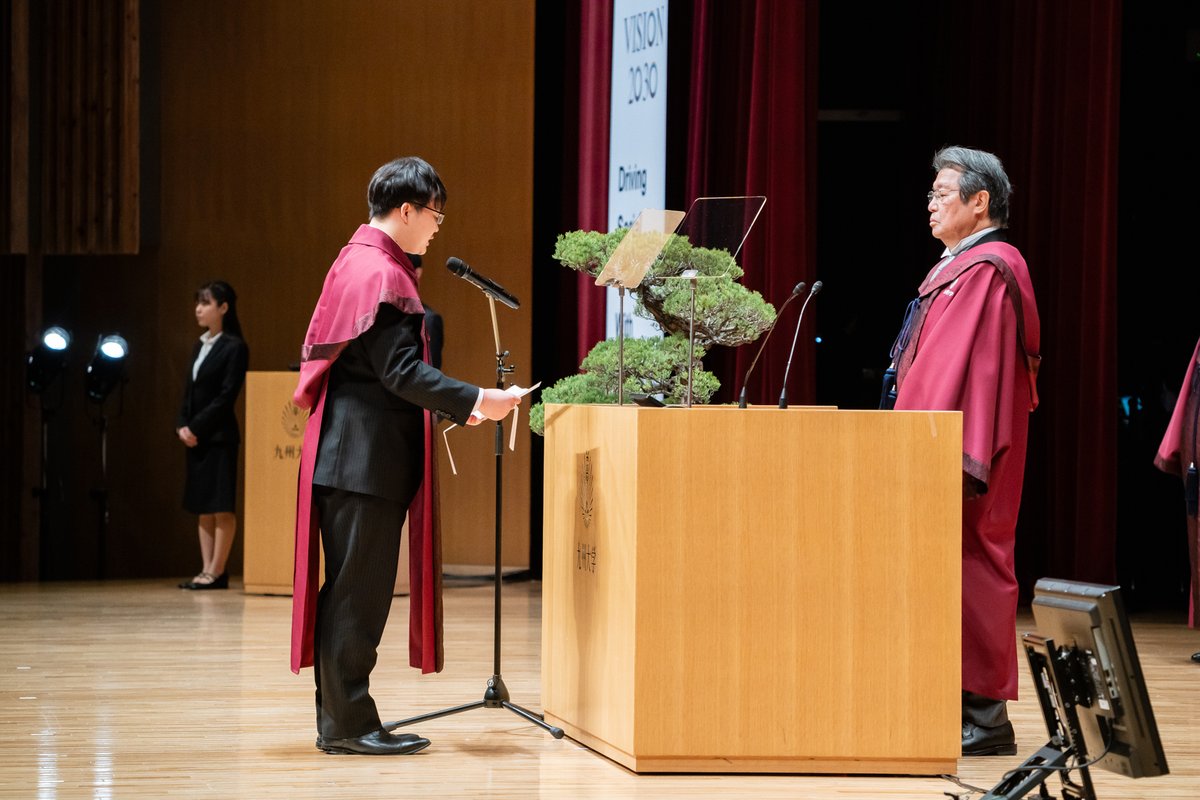 This morning, welcomed 2,532 new postgraduate students to Kyushu University, which includes 1,810 graduate students, 589 PhD students, and 133 professional students. Welcome, and congratulations! #KyushuU #九大 #入学式 #大学院 #Japan #Fukuoka