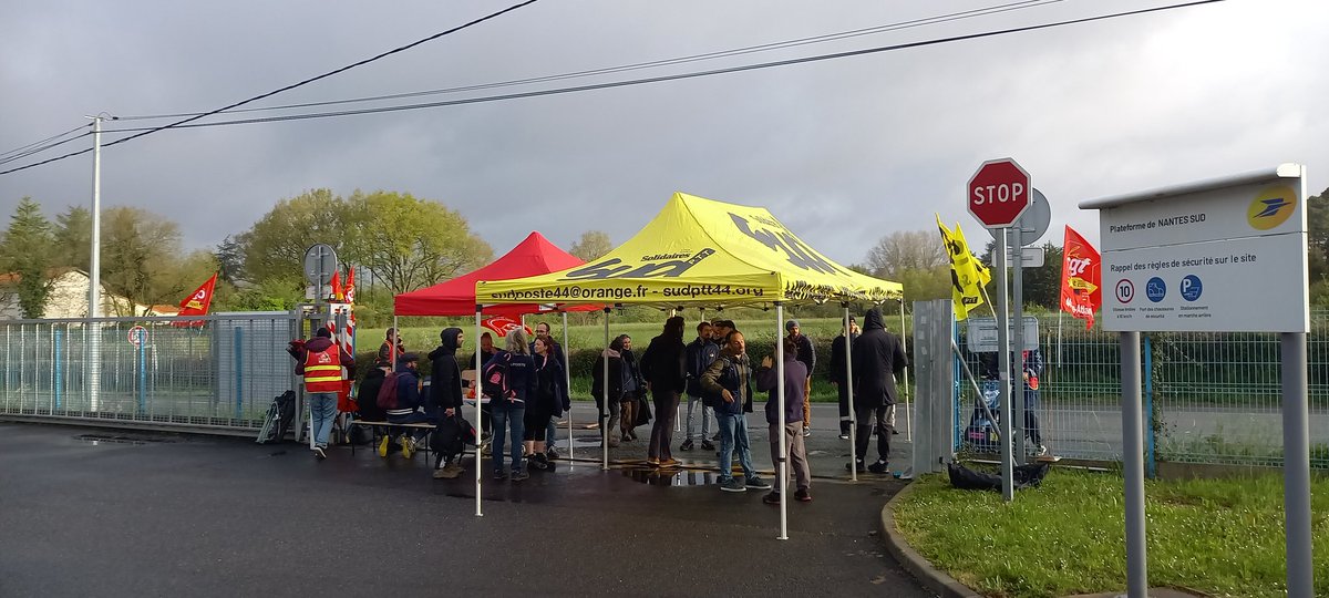 #LaPoste l'agence colis des #Sorinières est en #grève depuis ce matin.