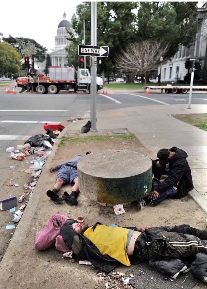 .@bigredwavenow Wake Up Texas! Coming SOON, NEAR You! THIS IS EXACTLY WHAT HAPPENED IN HOTEL CALIFORNIA! This Image is What California Looks Like in Main Streets of Every Large City that offers services to Illegal Aliens! x.com/jeffreisig/sta…