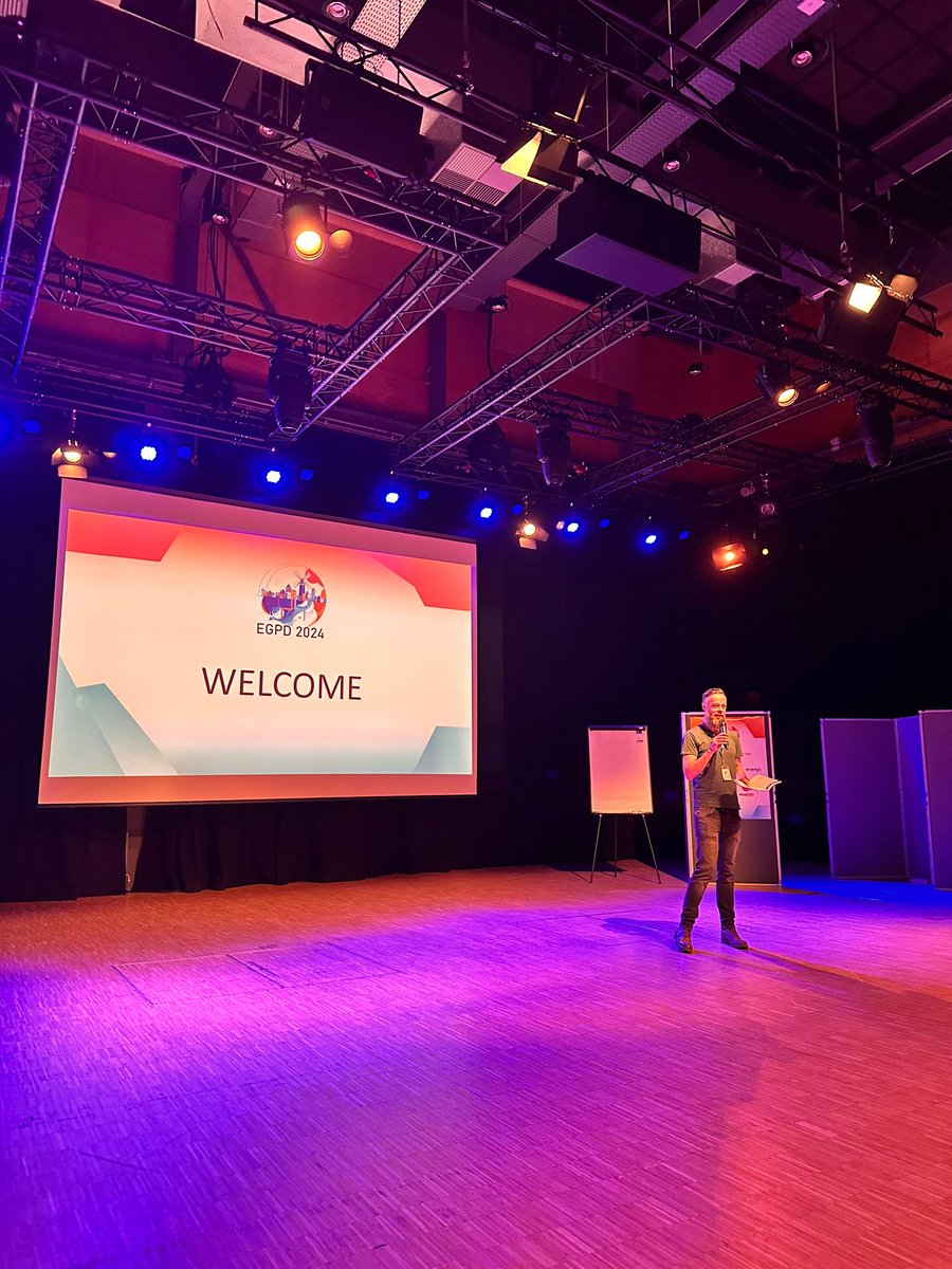 EGPD2024_Delft's tweet photo. With the opening talk by Prof. Dr. Phil Vardon, EGPD2024 officially starts  !

Question from Prof. Phil: How many times have you participated in EGPD?

Now Dr. Martin Bloemendal is giving an inspiring talk "43 reasons why working on Aquifer Thermal Energy Storage is awesome!" https://t.co/Ve5RTHl2hz