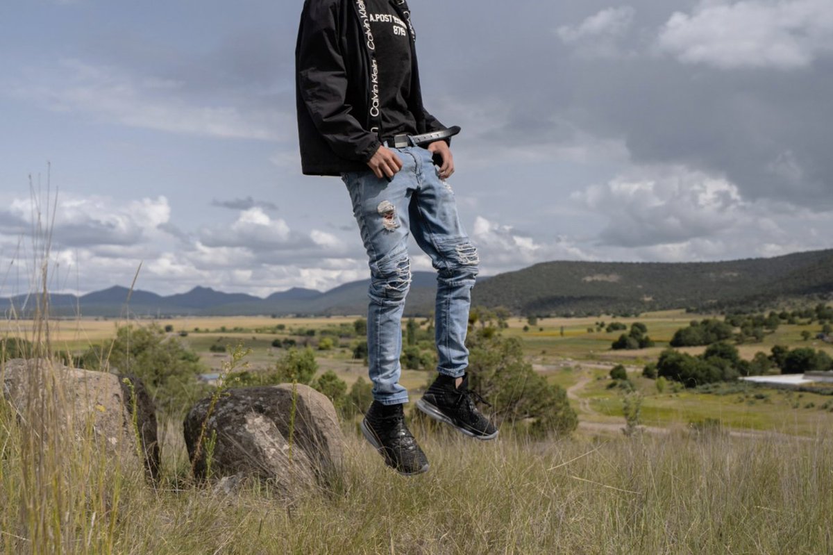 delfieart's tweet photo. The Young Voices Telling Mexico’s Border Stories Through Photography https://t.co/sOzJbLhbIZ https://t.co/mY72AnwfEv