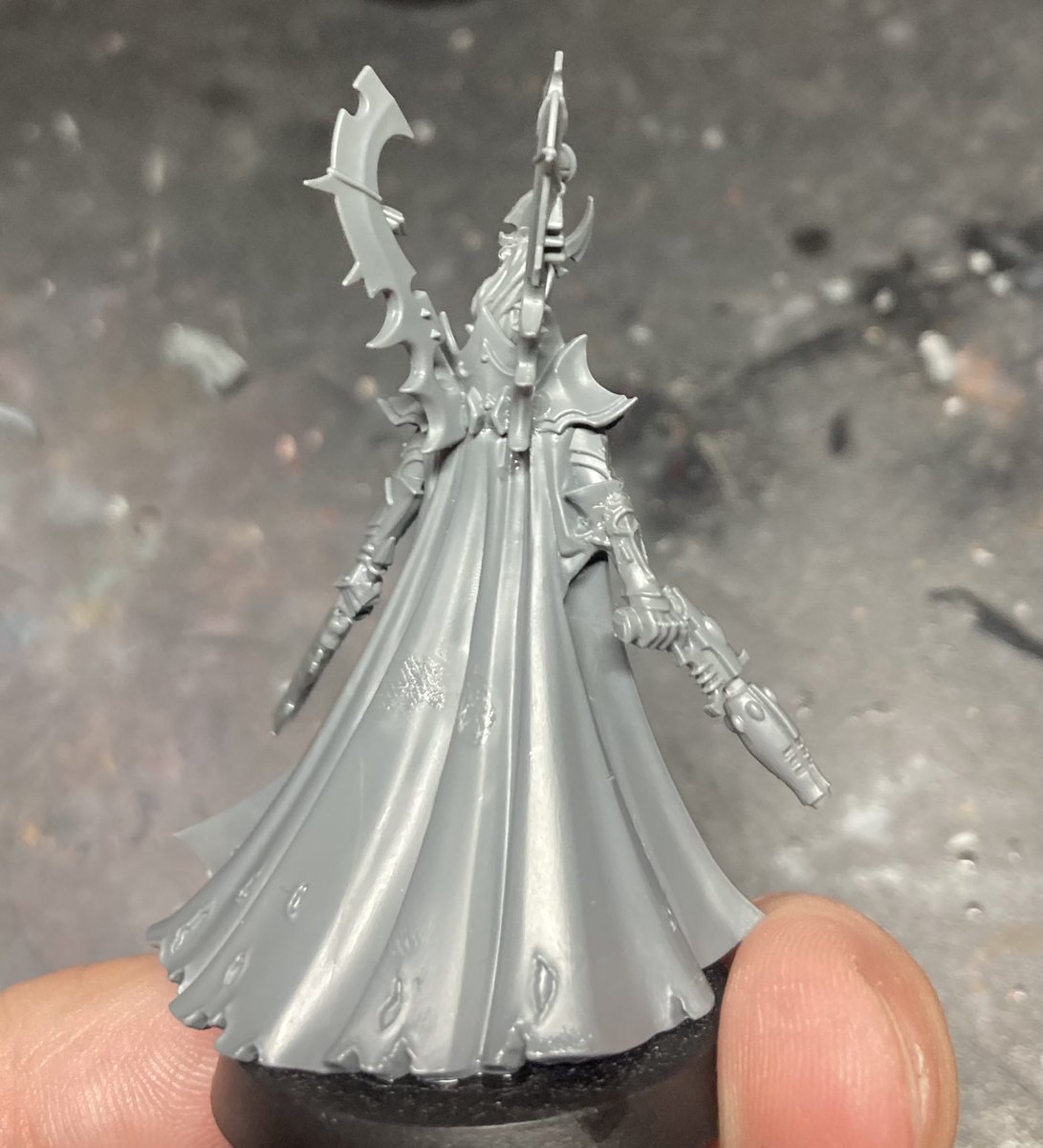 Had to copy everyone else on the internet and make a Dark Eldar Archon out of the Warhammer plus vampire 🤣 #warhammer40000