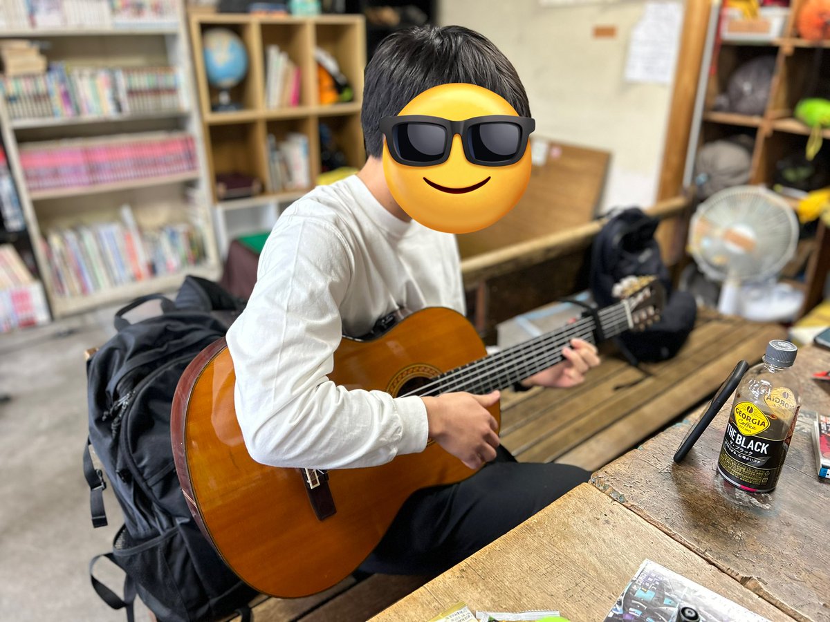 東北大学自然に親しむ会 2024新歓 (@jishinkaisk2024) on Twitter photo 部室でギターを練習する新歓係①です!広い部室には漫画、ゲーム機だけでなくギターまで常備!活動がない期間も思い思いに自分の時間に浸れる自親会って最高のサークルですね‼️(癒着) 部室でギターを練習する新歓係①です!広い部室には漫画、ゲーム機だけでなくギターまで常備!活動がない期間も思い思いに自分の時間に浸れる自親会って最高のサークルですね‼️(癒着)