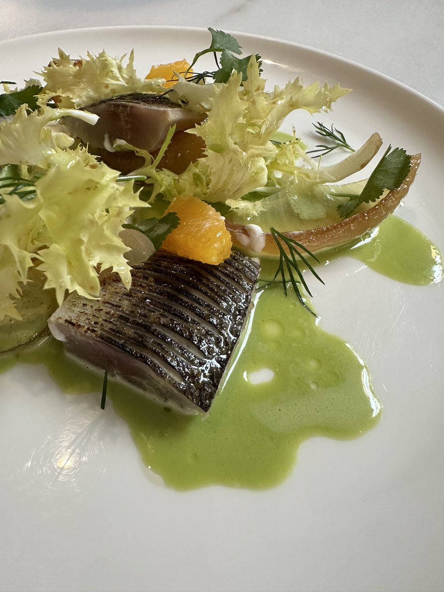 almargebdn's tweet photo. Provant nou producte de primavera (Vol.II): Verat a la flama amb ceba i escarola a la donostiarra i salsa verda.
#almarge #badalonarestaurant #restaurant #badalona #badacentre #verat #primavera #salsaverda https://t.co/4jECiULou9