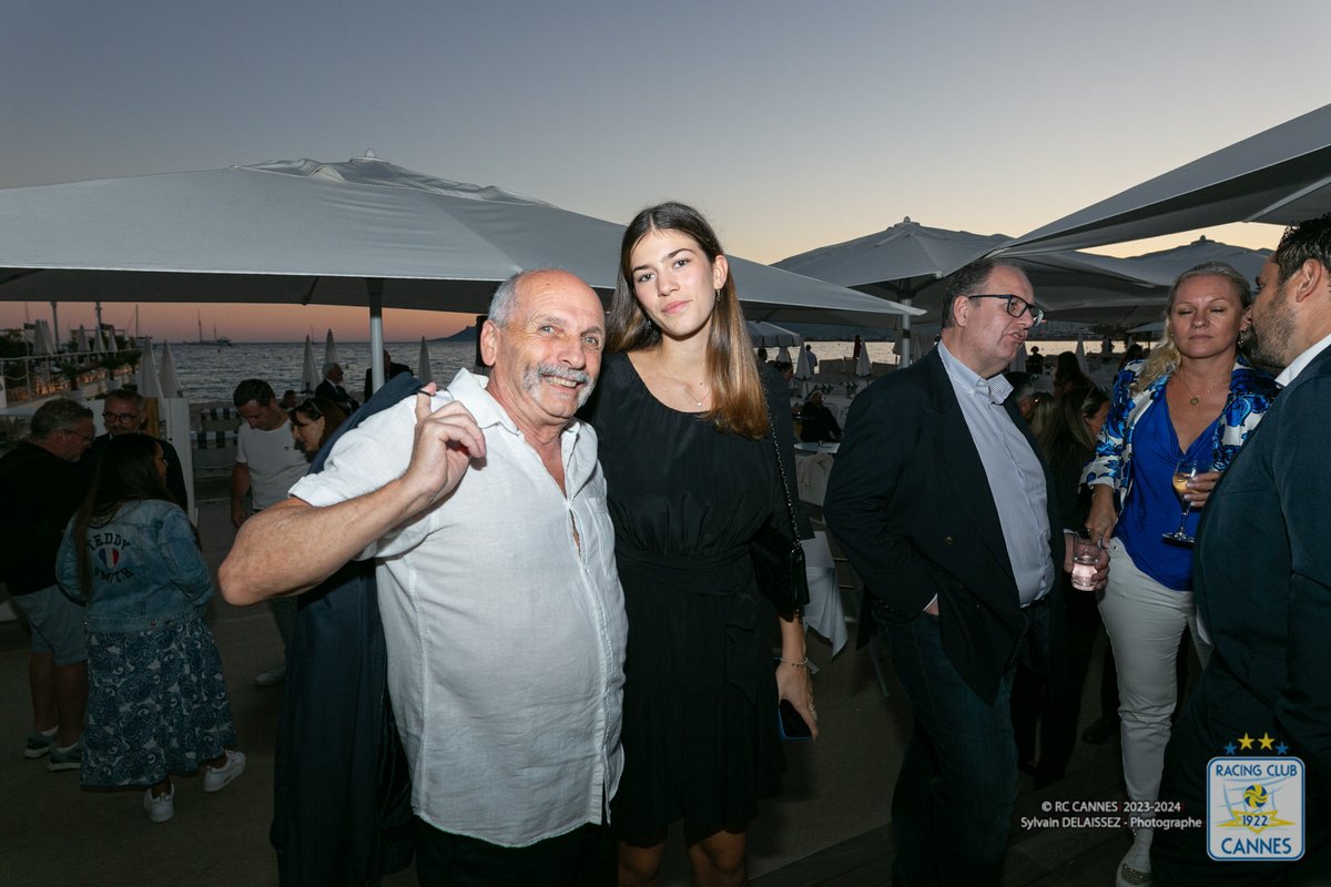 Nous souhaitons remercier  nos membres actifs du Racing Club de Cannes pour leur implication !

Nous remercions nos bénévoles, la billetterie, l'accueil des spectateurs, la mise en place de la salle, de la buvette, le club house, nos photographes et nos supporters. 🏐💪

Merci !