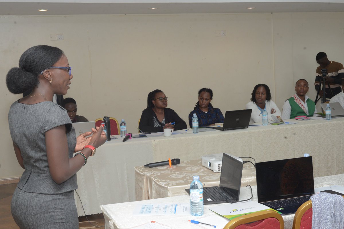 ACRES_RRS's tweet image. Institutional Capacity enhancement:

Drawing on both internal hub-teams' strengths &amp;amp; external collaborations, we shall enhance the individual and institutional capacities within the hub for Evidence Informed Decision Making. @MakerereCHS

#LEEPS 
#EvidenceInformedDecisionMaking