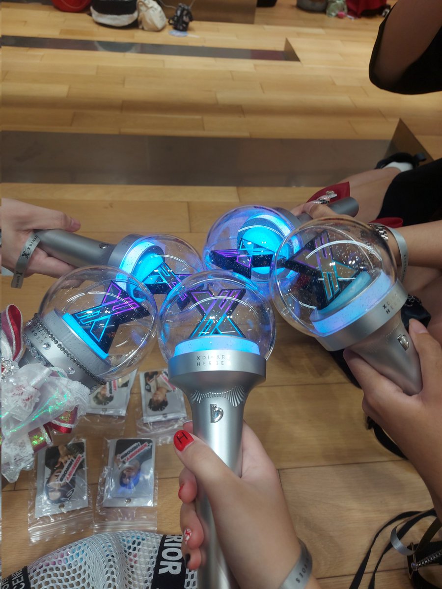tripletmine's tweet photo. See you again next time😭💜✨️ #BreaktheBrakeInBKK https://t.co/bmtgjOtRoB