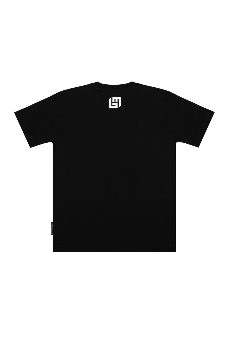 Bonesmen's tweet photo. Bonesmen presents the special Signature design that brings young brothers together. 🏴‍☠️

#bonesmen #bonesmenkids #forkids #tshirt #kidsfashion https://t.co/c8WqPxSjnH