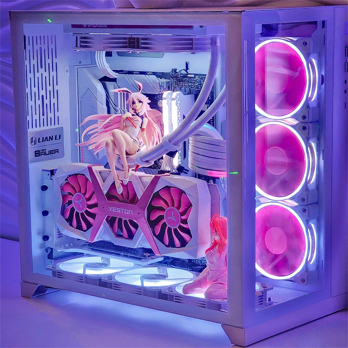 💕Discontinued, but still turning heads💕This Pink and White Graphics Card is here to make your setup pop! 
.
GPU: YESTON RX 5700 XT Game Ace
📷：alejandrogramgaming from Reddit
.
#yeston #graphicscard #gpu #hardware #pcbuild #gamingsetup #animesetup #pinksetup #gameace