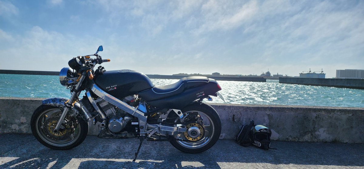 いつもの防波堤でボッチツー
寂しいけど楽しー♥️