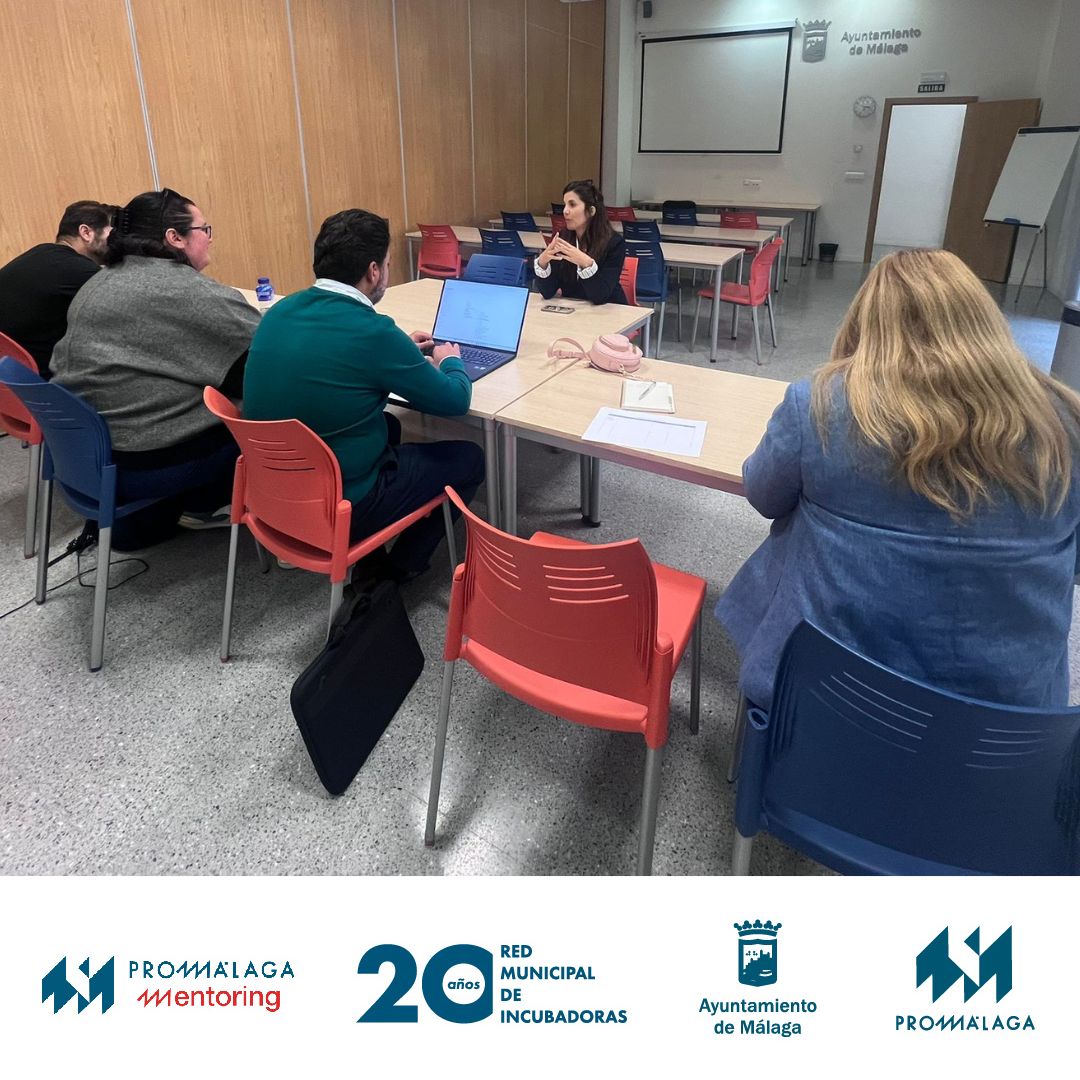 La decimocuarta edición de #PromálagaMentoring ya está en marcha. Ayer celebramos el mastermind inicial en el que cada uno de los #emprendedores que participan en el programa les contaron a los mentores en qué punto se encuentran sus proyectos y qué objetivos quieren alcanzar 👇