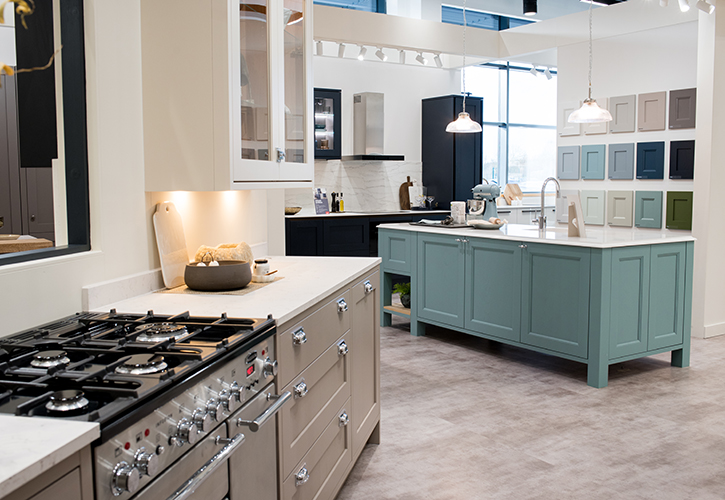 .@HowdensJoinery unveils second Design Expo insightdiy.co.uk/news/howdens-u… #expo #kitchens #bedrooms #homeimprovement #trade #fittedbedroom #kitchendesign #showroom