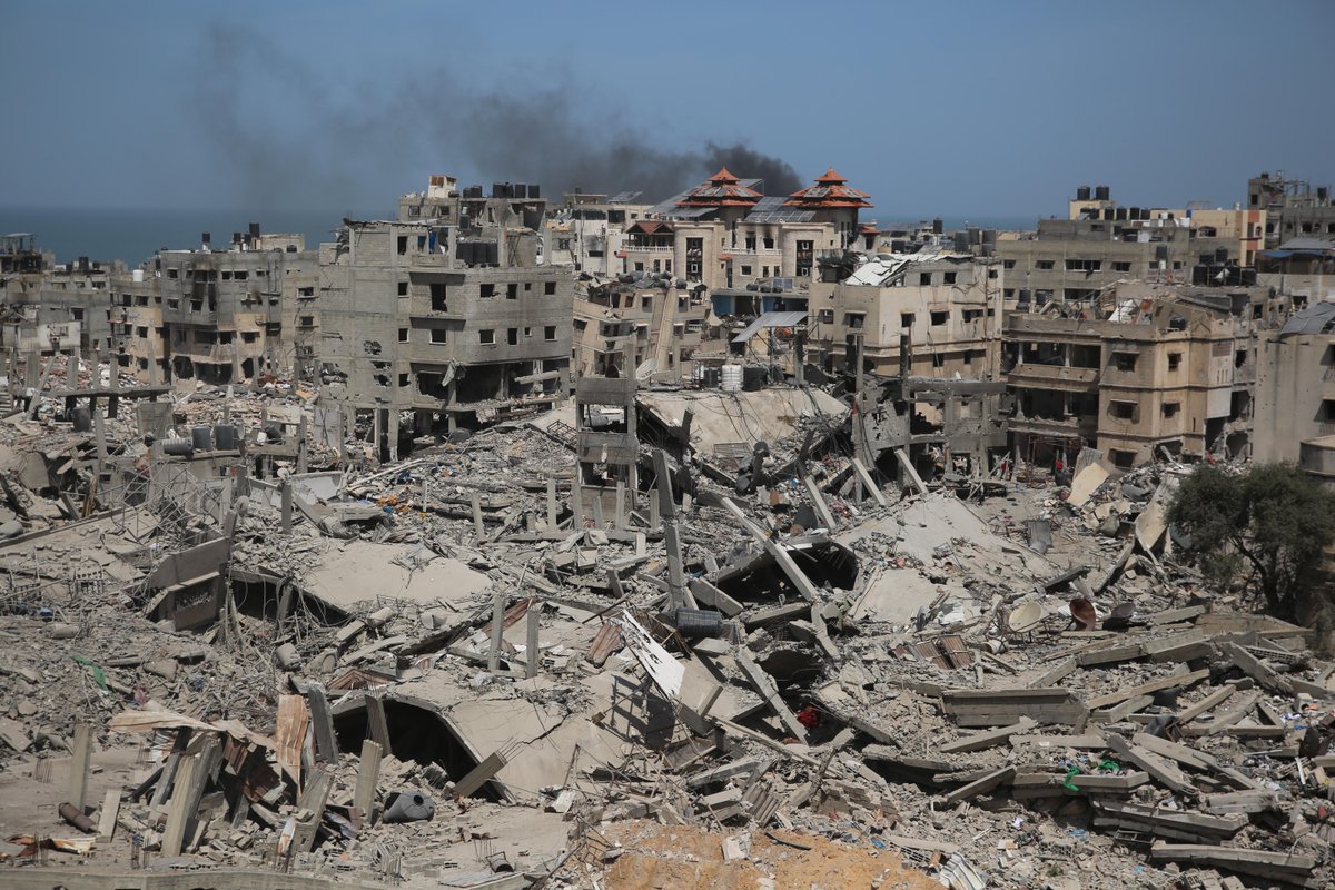 #Gaza Hospitals reduced to rubble. Humanitarian workers killed. Each collapse on the system is another devastation for civilians. Less access to aid. Less medical assistance. Less hope.