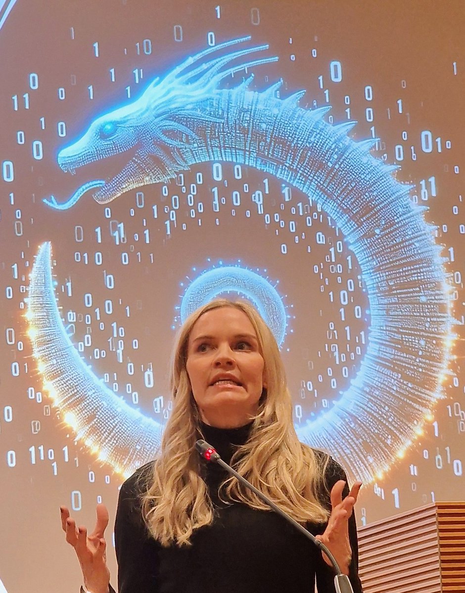 HerkkoHietanen's tweet photo. Tänään #fifforum kuuntelemassa internetin hallinnoinnista. Ekassa paneelissa jännä yhteisymmärrys kun @AuraSalla ja @Effi_ry samaa mieltä että ai-act on liian laajaa säätelyä. https://t.co/pnCxCiIzWz