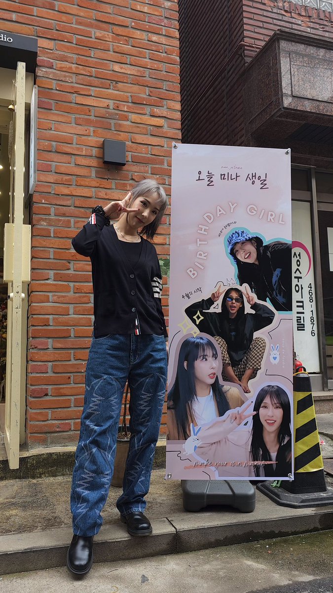 롤롤 tweet media