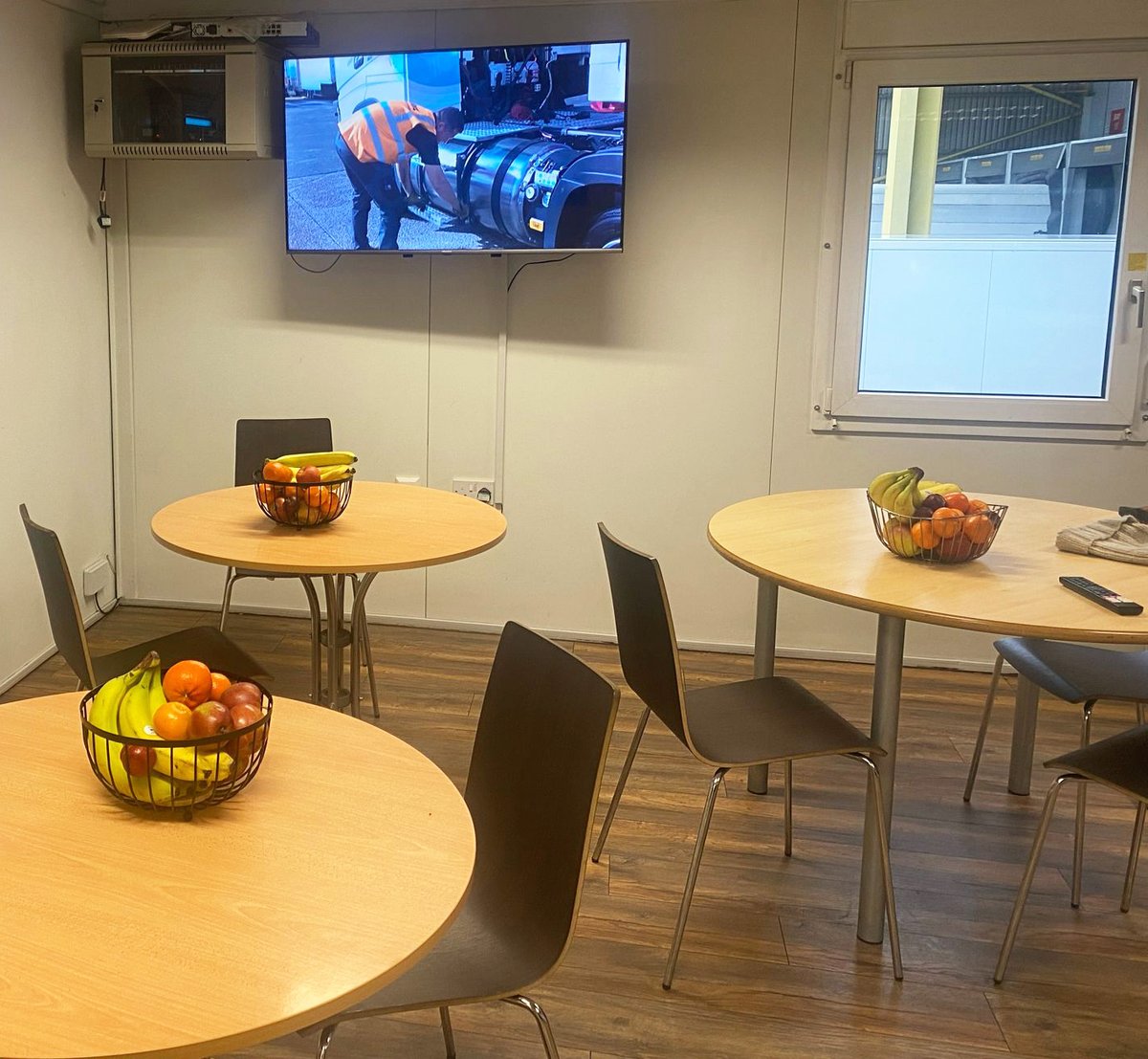 We make our rest areas as welcoming as possible and with many facilities; microwaves, toasters and snacks/drinks machines. Coffee and tea are free, as is the fresh fruit. #homecomforts #workplace #canteen #facilities #community #buffaload #logistics #hgv #truckers