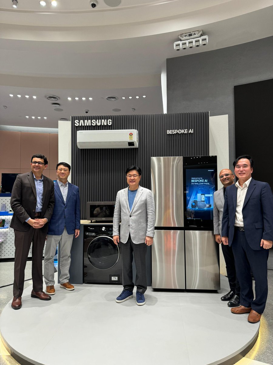 .@SamsungIndia unveils its latest line of smart appliances powered by #AI, dubbed the #BespokeAI initiative.

#samsung
