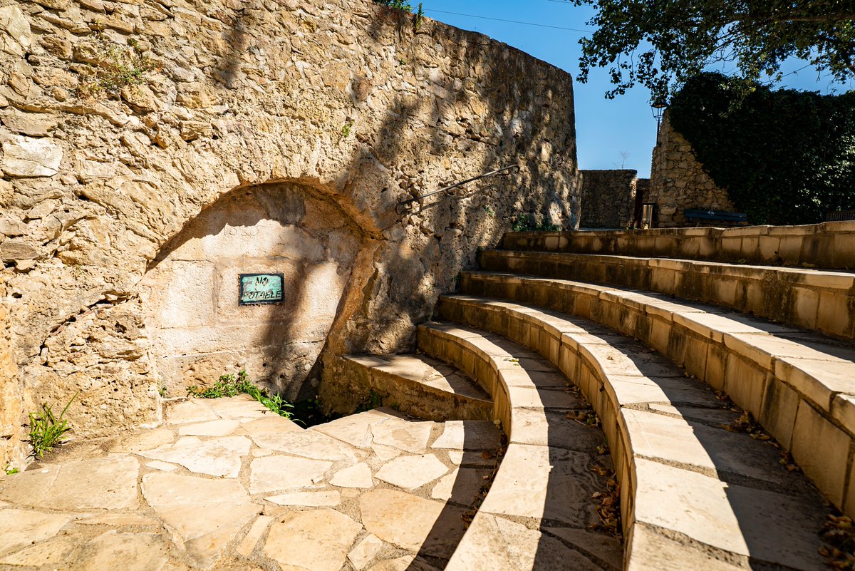 @BegurEsAutentic ens recomana que visitem 'El nucli antic d' #Esclanyà 'i recórrer els seus racons plens d'encant! 😍

ℹ️ vilesflorides.cat

@costabrava @VilesFlorides
 #visitbegur #visitemporda #incostabrava #viueldoble