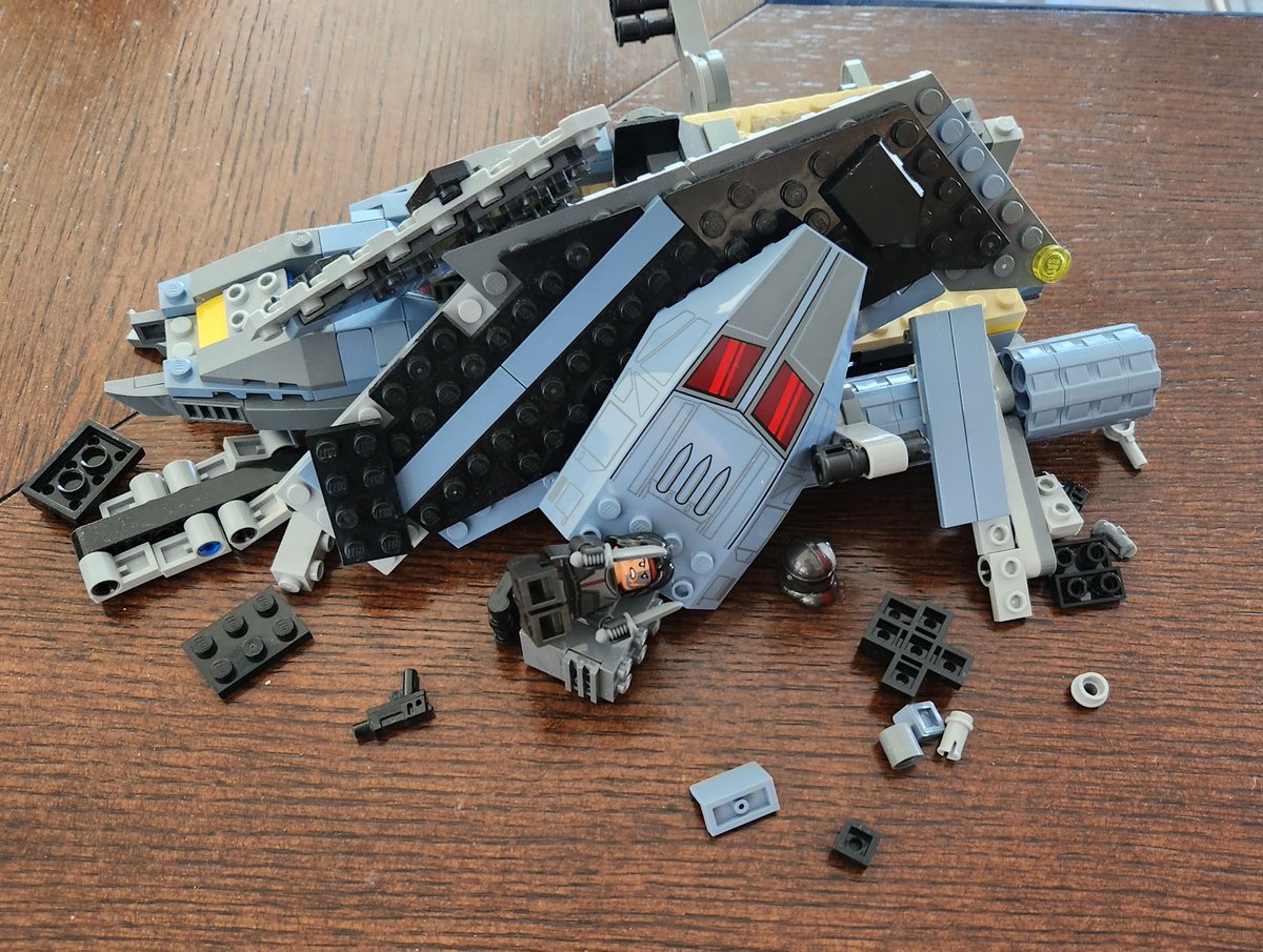 #TheBadBatch spoilers

Finished building the Havoc Marauder 😍