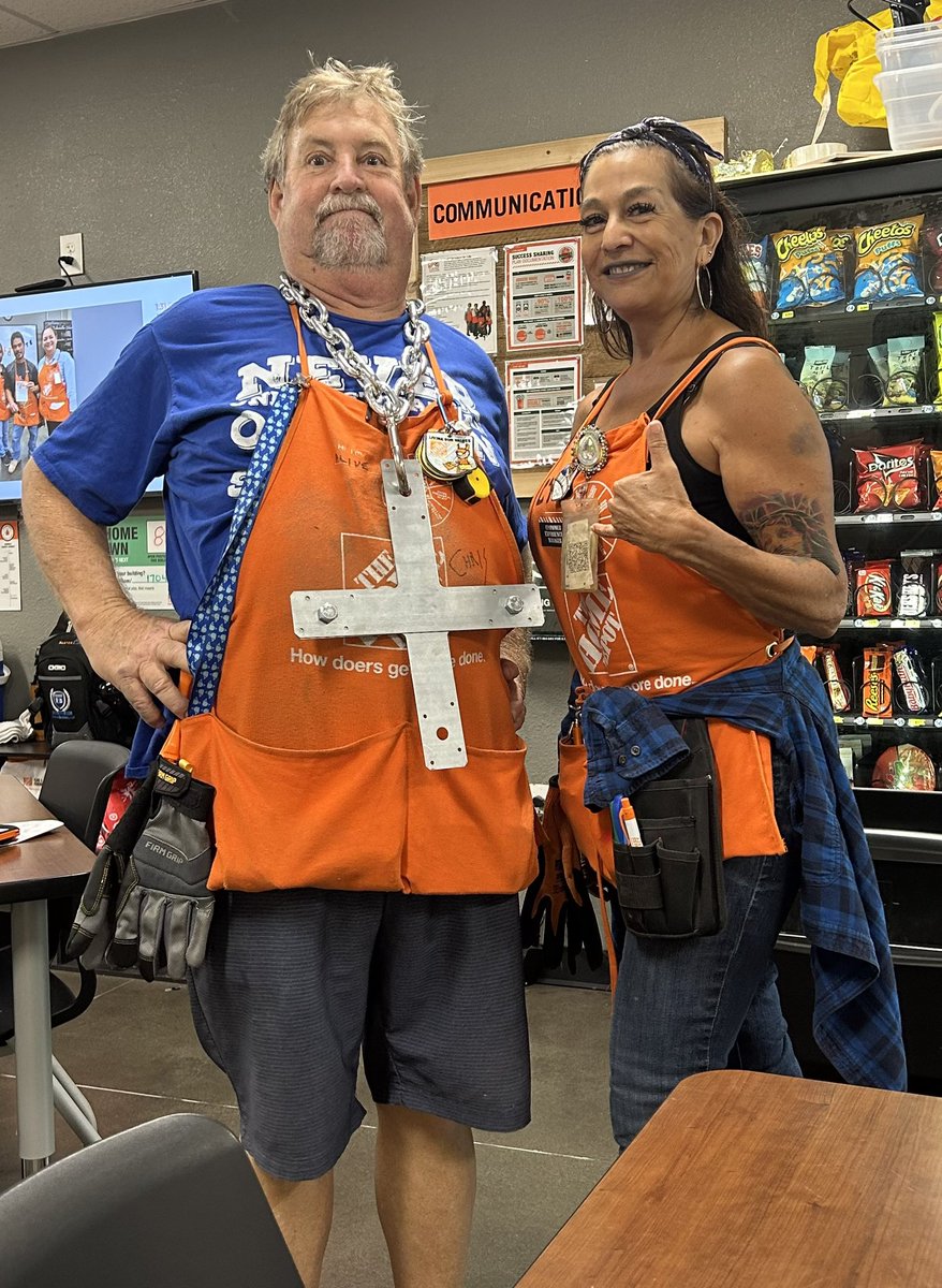 1704 OHANA IN DA HOUSE! #smallbutmighty Kona HD thuggin out this Tuesday! #04in24yaheard? #PACSOUTH #DISTRICT284 @anthonyquichocho @corydietz1701 @THD_Western_Ops @chrisberg