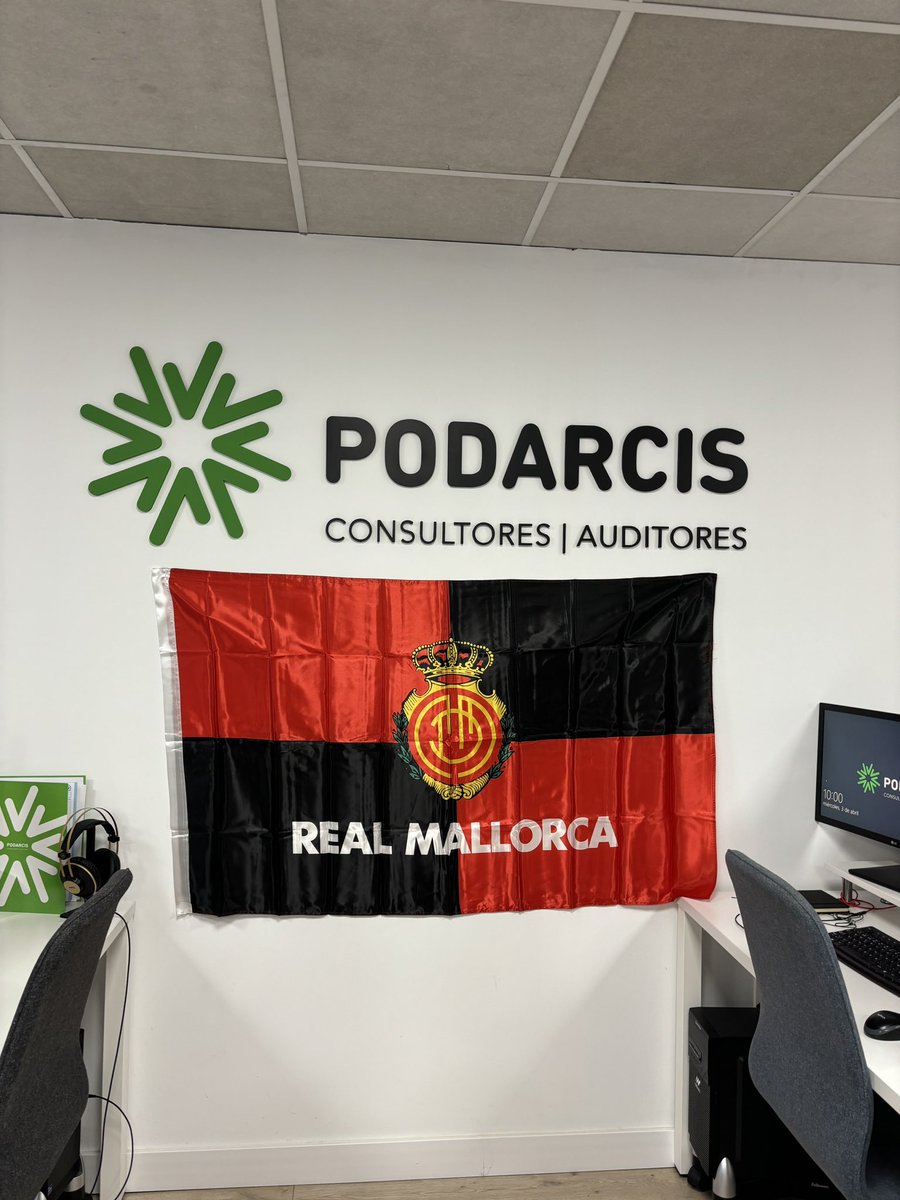 Carme 🖤 tweet media