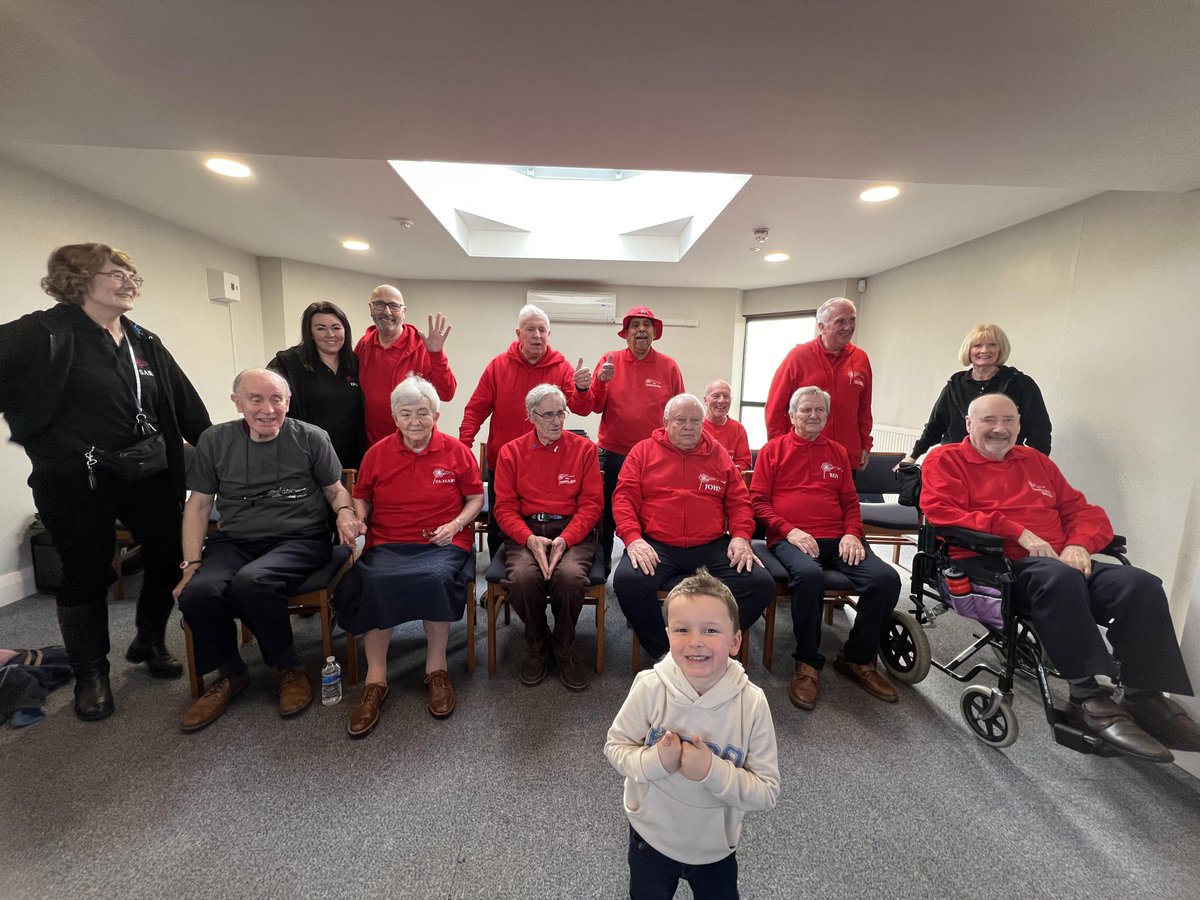 Jacob met up with some of the @OurDemChoir at their concert the other day. Over £800 raised so far @Vicky_McClure on his challenge. justgiving.com/page/jacob-gad…