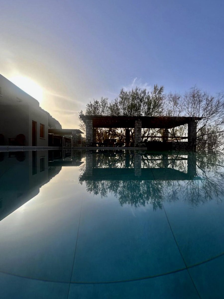 BeachHouseArvi's tweet photo. Escape to Crete this April, where spring blossoms meet, crystal waters, blue skies and culinary delights! #beachhousearvi #crete #incrediblecrete #april #springincrete https://t.co/UkRWWK9VVe