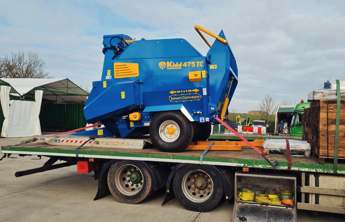 JHarveyEng's tweet photo. This 475TTC Bale Processor went out on demo last week and we’ve had some really positive feedback on its performance on a Pig Fattening Unit. 

We have a selection of @kidd_farm products available so check out our website or contact us for more info! https://t.co/a1qMSMMt9r