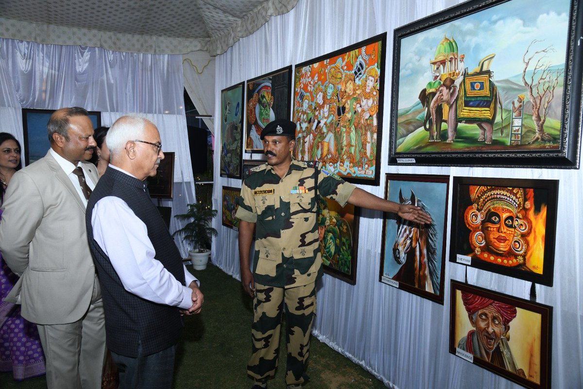 @PMOIndia @HMOIndia @PIBHomeAffairs @PIB_India @PBSHABD @PBNS_Hindi @DDNewslive @DDNewsHindi @ani_digital @PTI_News Glimpses : Inauguration of BSF Art & Craft Exibition.

#BSFArtCraft