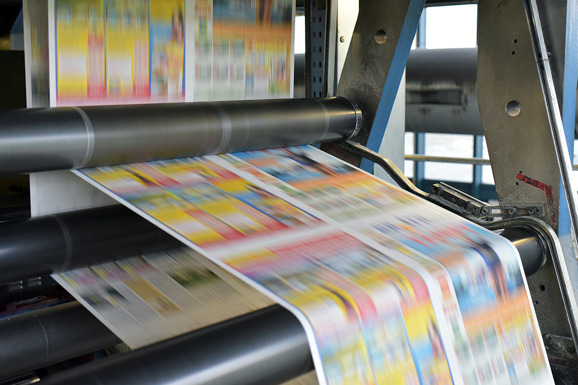 Could a longer transformation period to prepare for full digital, a move to 'artisan' and a concerted marketing effort shift the timeline for the end of printed newspapers? @RaymondSnoddy shares his thoughts. hubs.li/Q02rC_6c0