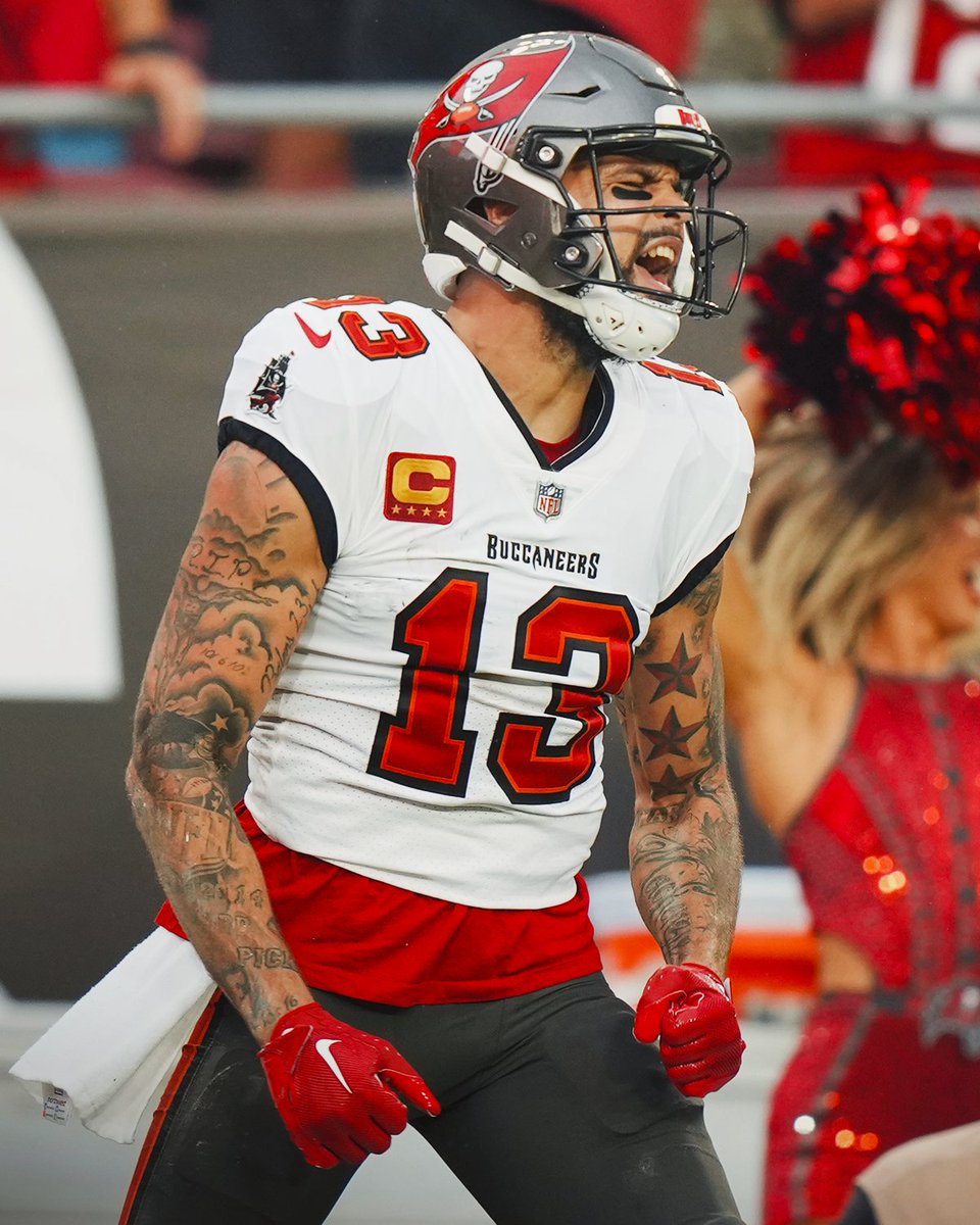 NFLFrance's tweet photo. Déjà dans la légende, Mike Evans va-t-il aller égaler voire dépasser le record de Jerry Rice (11 saisons) ?
Réponse la saison prochaine pour le receveur des Buccs, qui sera de retour à Tampa Bay pour causer toujours plus de grabuge 😤
@MikeEvans13_ | @Buccaneers
#NFL #NFLFR #NFLFrance #NFLextra